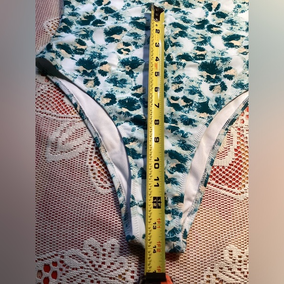 NEW SHEIN SWIMSUIT ONE PIECE - Picture 10 of 15